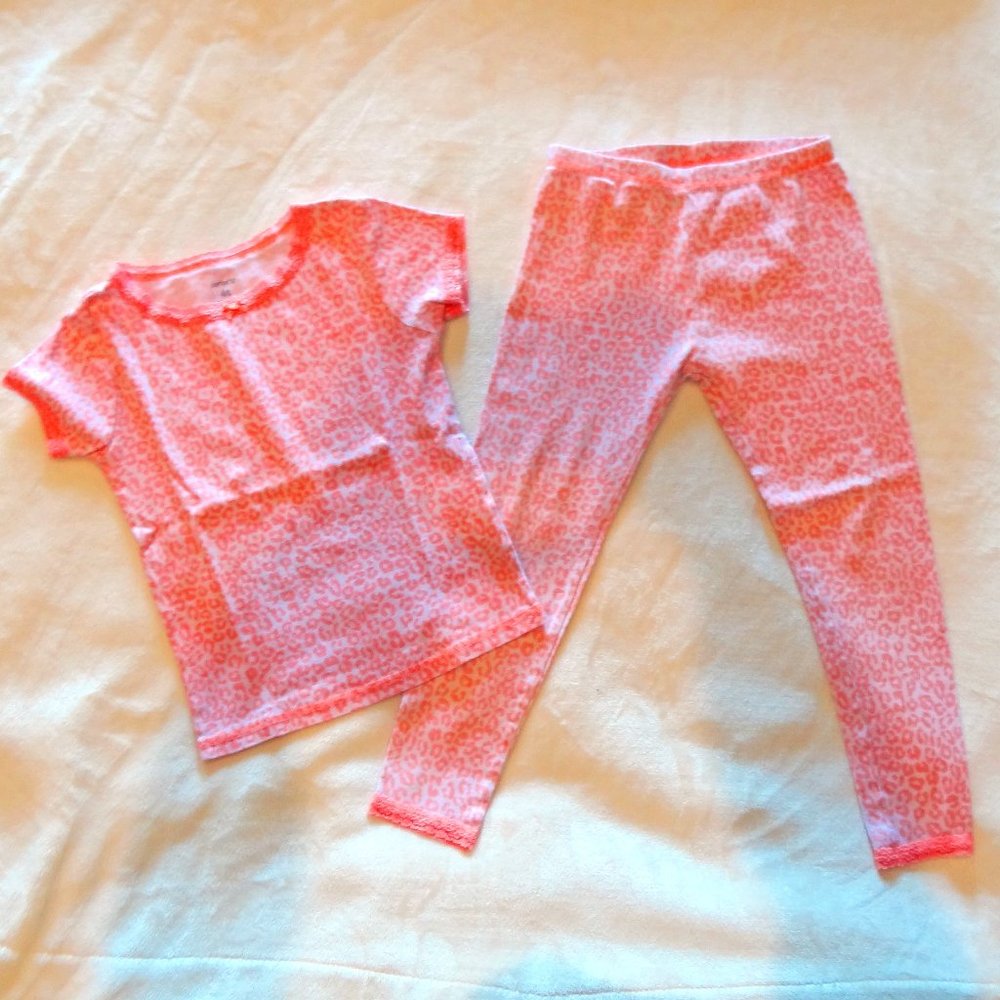 CARTER'S Salmon Pink Leopard Print Pajama / PJ's set sz 4t EUC (T-shirt & pants)